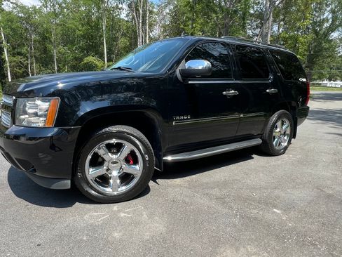 Used 2014 Chevrolet Tahoe LTZ AWD/4WD image 5