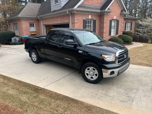 Used 2011 Toyota Tundra 2WD Double Cab w/ SR5 Pkg image 2