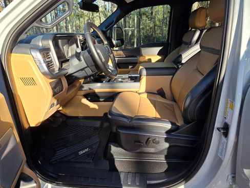 Used 2025 Ford F250 Lariat w/ Lariat Ultimate Package image 11