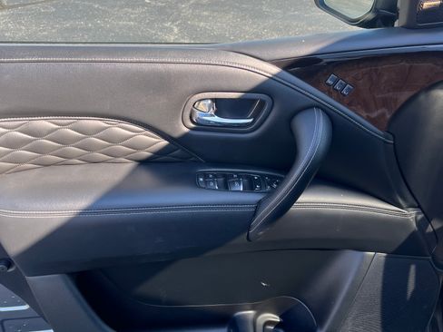 Used 2019 INFINITI QX80 Luxe AWD/4WD image 11