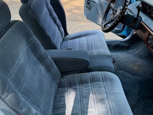 Used 1992 Chevrolet Lumina Sedan FWD image 10