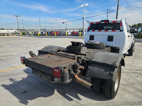 Used 2020 RAM 5500 Tradesman w/ Chrome Appearance Group image 10