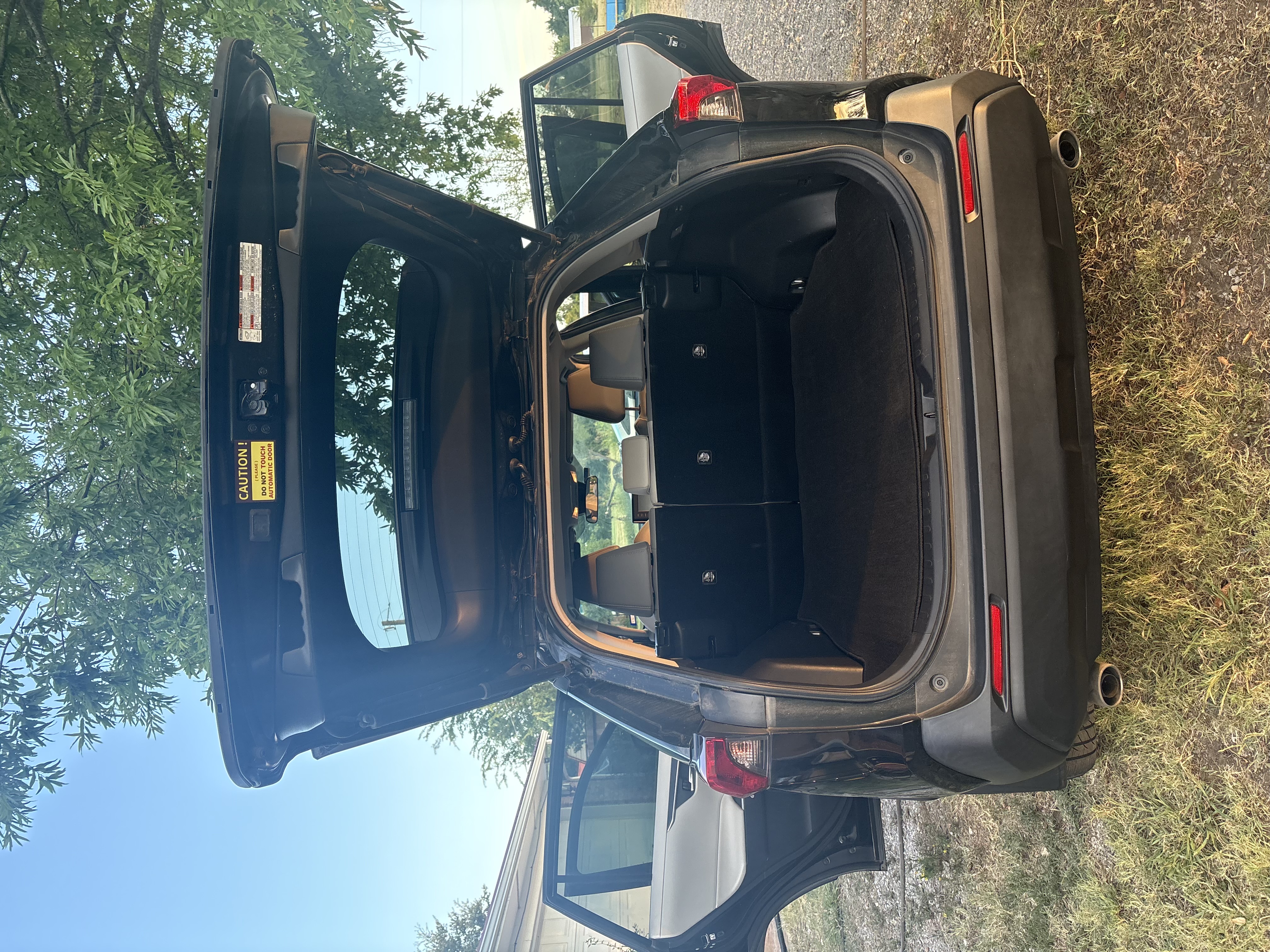 Used 2019 Toyota RAV4 XLE Premium FWD image 9