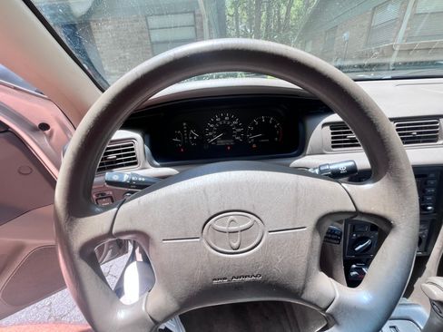 Used 1999 Toyota Camry LE w/ Value Pkg FWD image 24