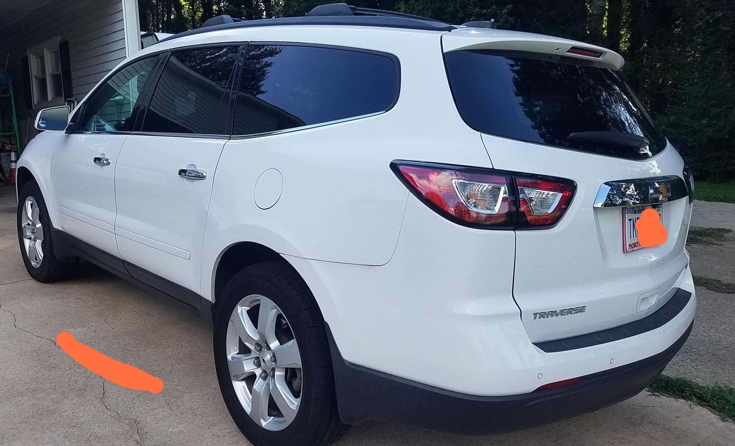Used 2017 Chevrolet Traverse LT w/ Style and Technology Package FWD image 12