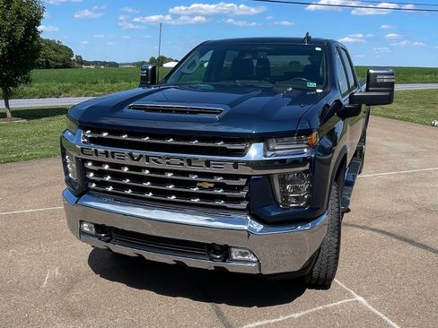 Used 2023 Chevrolet Silverado 2500 LTZ AWD/4WD image 9