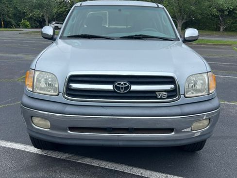 Used 2000 Toyota Tundra SR5 RWD image 2