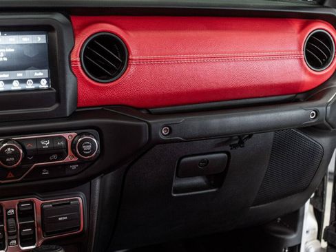 Used 2021 Jeep Gladiator Sport image 19