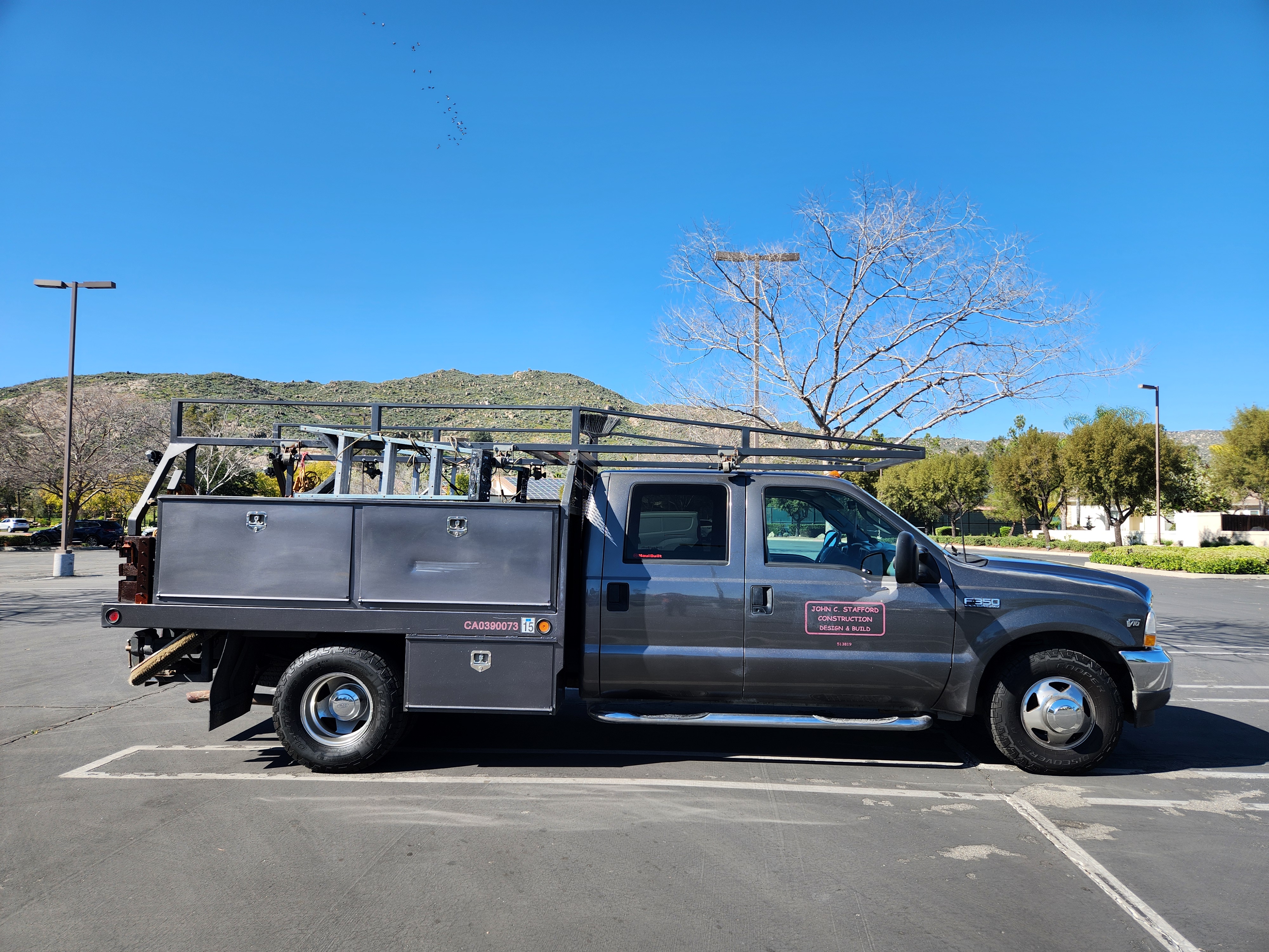 Used 2003 Ford F350 Lariat RWD image 1