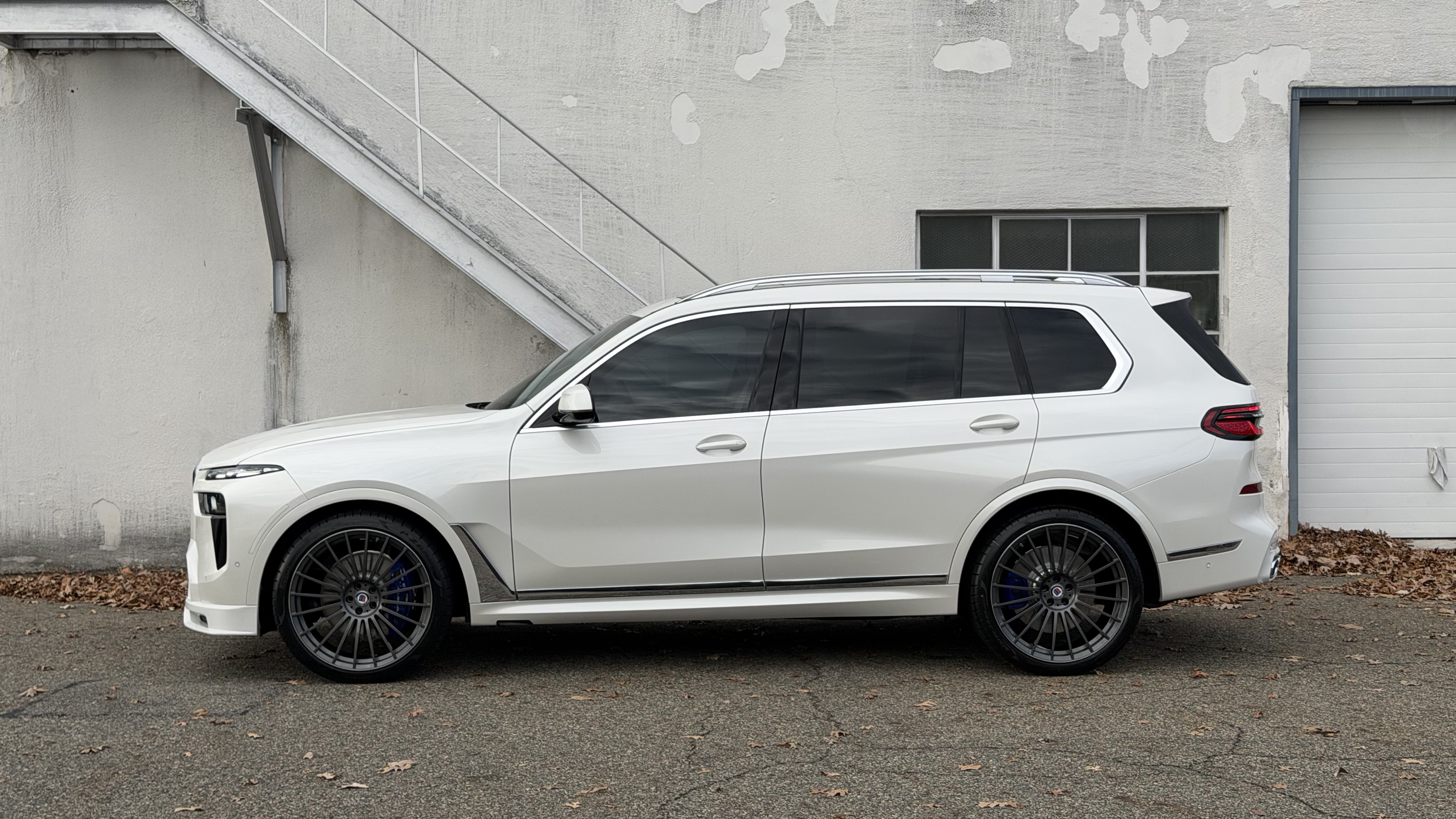 Used 2026 BMW ALPINA XB7 AWD/4WD image 8