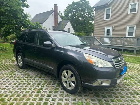 Used 2010 Subaru Outback 2.5i Limited AWD/4WD image 13
