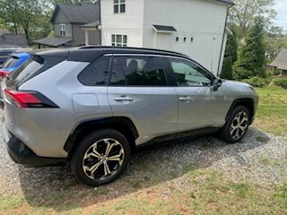 Used 2025 Toyota RAV4 XSE w/ Weather Package AWD/4WD image 8