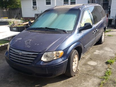 Used 2005 Chrysler Town & Country LX w/ Popular Equipment Group II