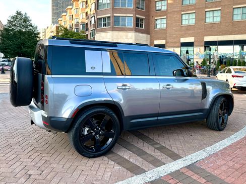 Used 2022 Land Rover Defender 110 S image 4