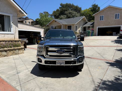 Used 2016 Ford F250 Lariat w/ Lariat Interior Package AWD/4WD image 2