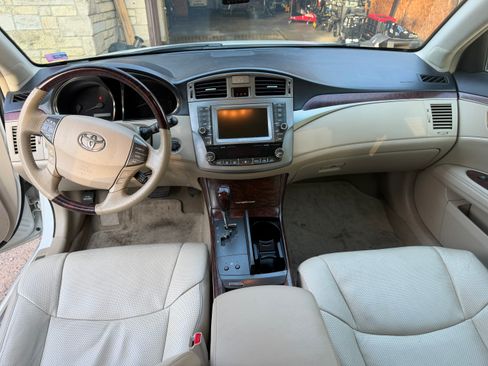 Used 2012 Toyota Avalon Limited FWD image 10
