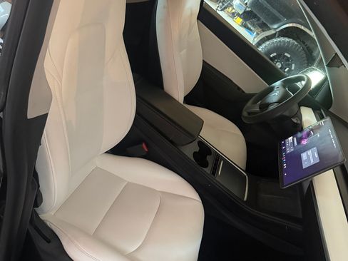 Used 2022 Tesla Model Y Performance image 2