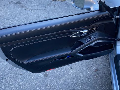 Used 2018 Porsche 911 Turbo S image 10