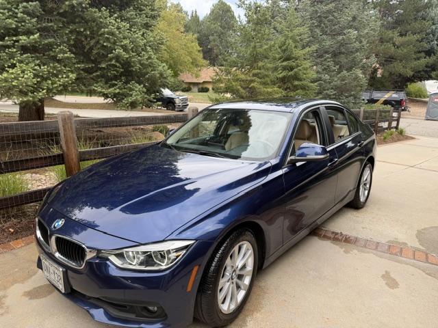 Used 2018 BMW 320i xDrive Sedan AWD/4WD image 1