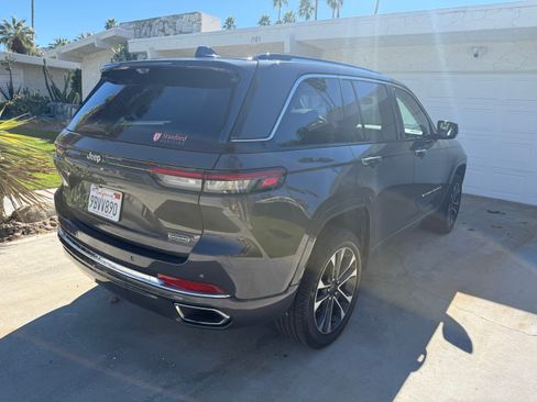 Used 2022 Jeep Grand Cherokee Overland w/ Luxury Tech Group IV image 5