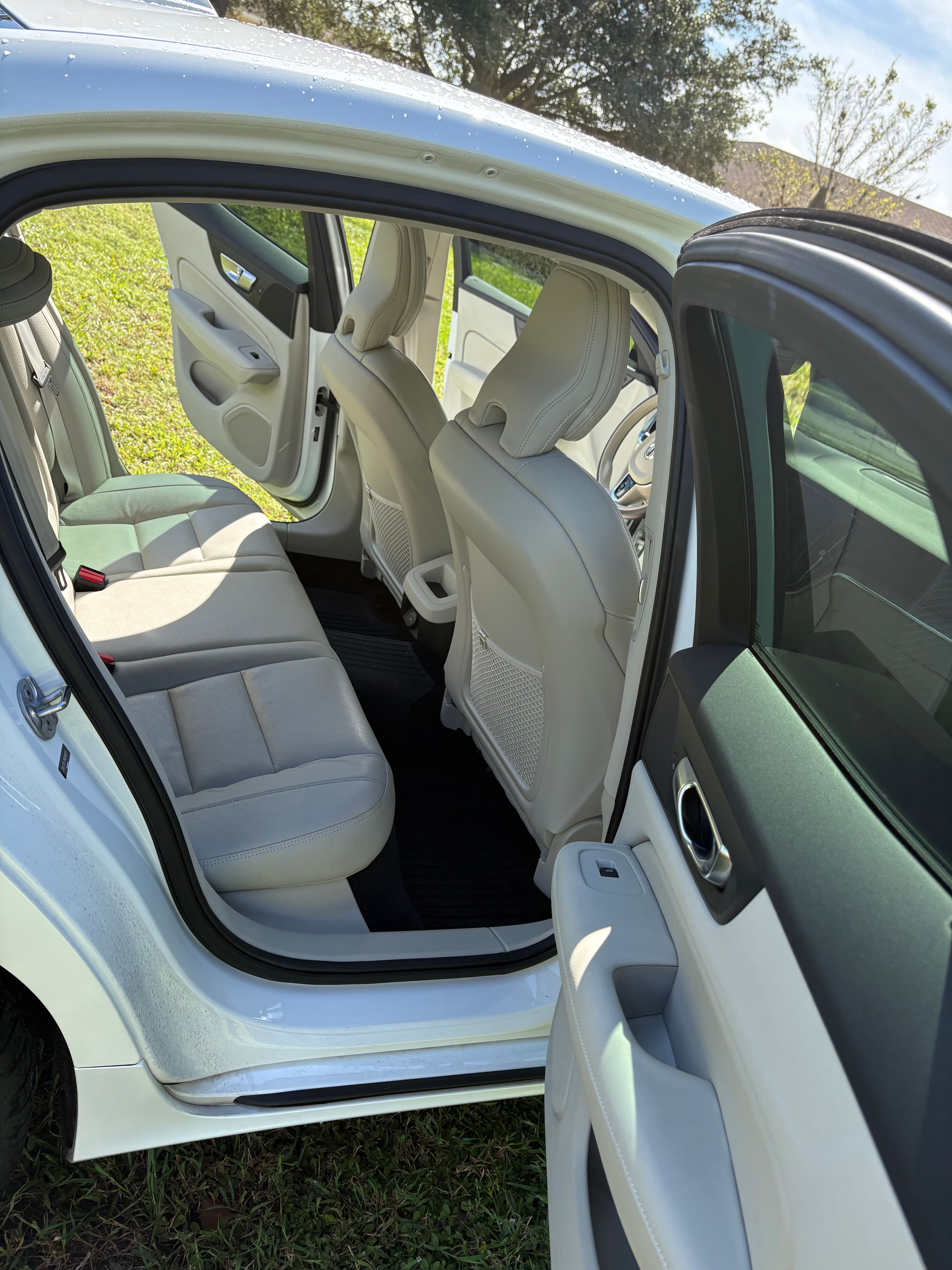 Used 2024 Volvo S60 B5 Plus w/ Protection Package Premier AWD/4WD image 11