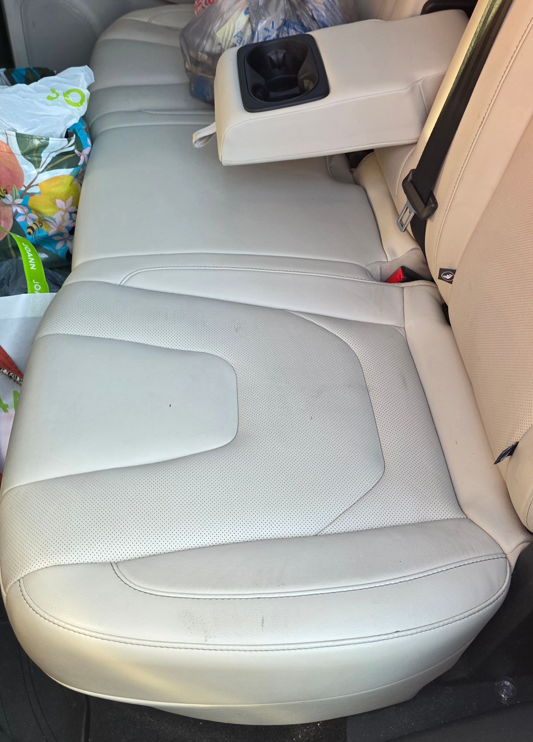 Used 2018 Ford Edge Titanium w/ Equipment Group 301A FWD image 18