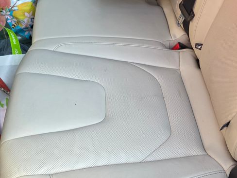 Used 2018 Ford Edge Titanium w/ Equipment Group 301A FWD image 18