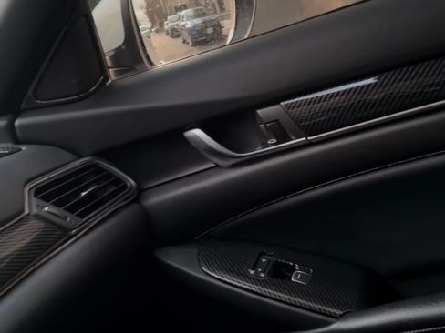 Used 2018 Honda Accord Sport image 24