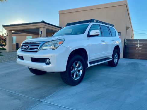 Used 2013 Lexus GX 460 Premium image 2