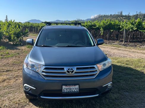 Used 2013 Toyota Highlander SE AWD/4WD image 12