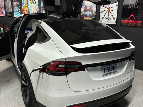 Used 2019 Tesla Model X Long Range image 2