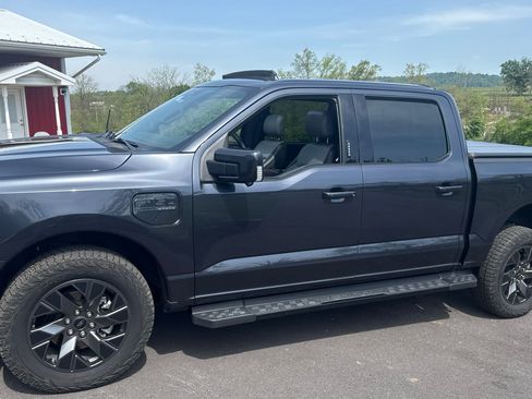 Used 2022 Ford F150 Lightning Lariat w/ Equipment Group 511A High AWD/4WD image 5