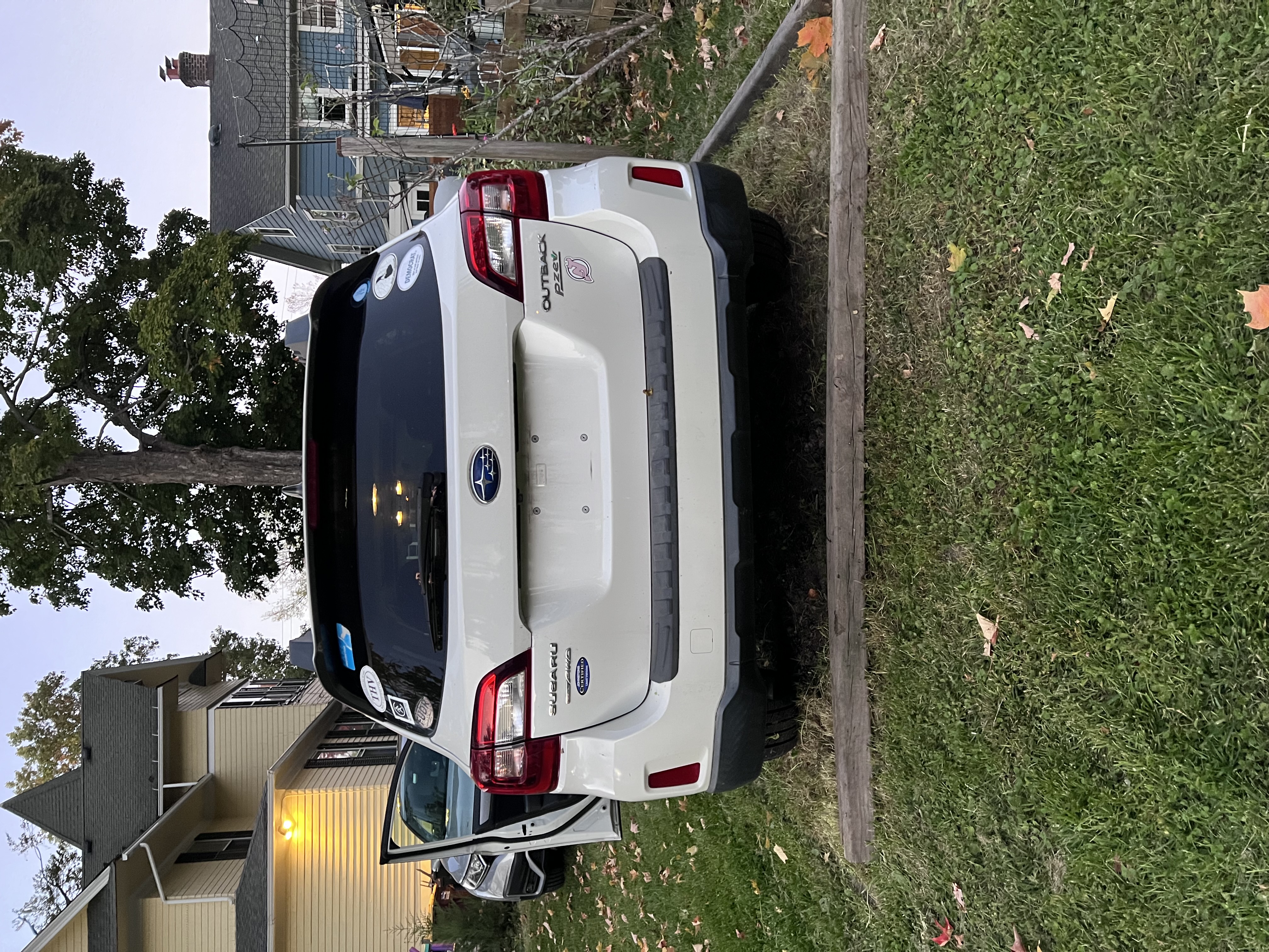 Used 2017 Subaru Outback 2.5i Premium AWD/4WD image 8