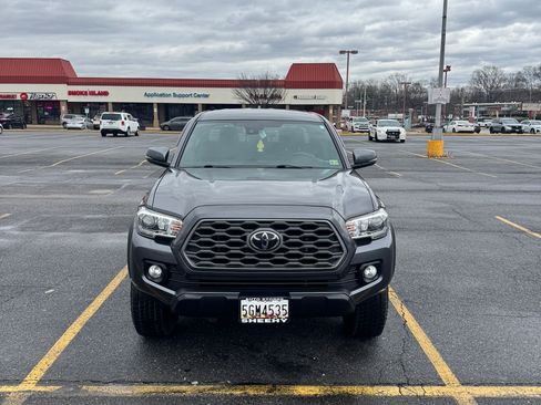 Used 2021 Toyota Tacoma TRD Off-Road image 8