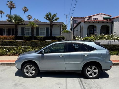 Used 2005 Lexus RX 330 FWD image 1