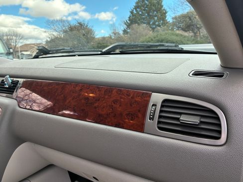 Used 2014 Chevrolet Silverado 2500 LTZ w/ LTZ Plus Package image 12