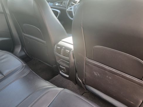 Used 2013 Buick Regal Premium image 18