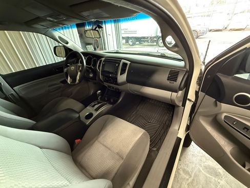 Used 2015 Toyota Tacoma PreRunner image 6