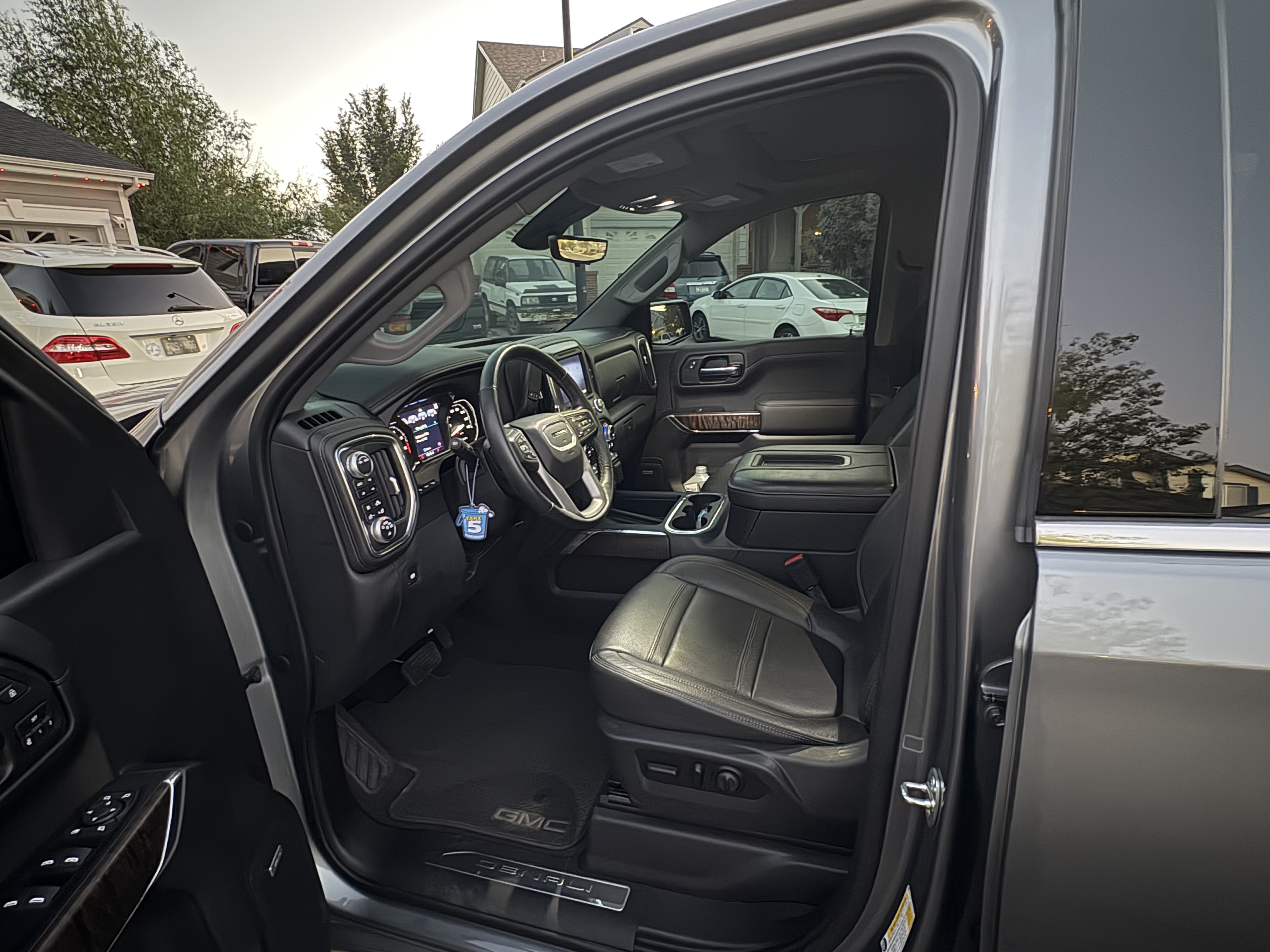 Used 2020 GMC Sierra 1500 Denali w/ Denali Ultimate Package AWD/4WD image 6