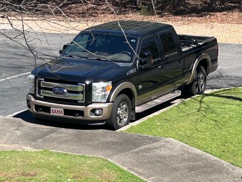 Used 2014 Ford F250 King Ranch image 2