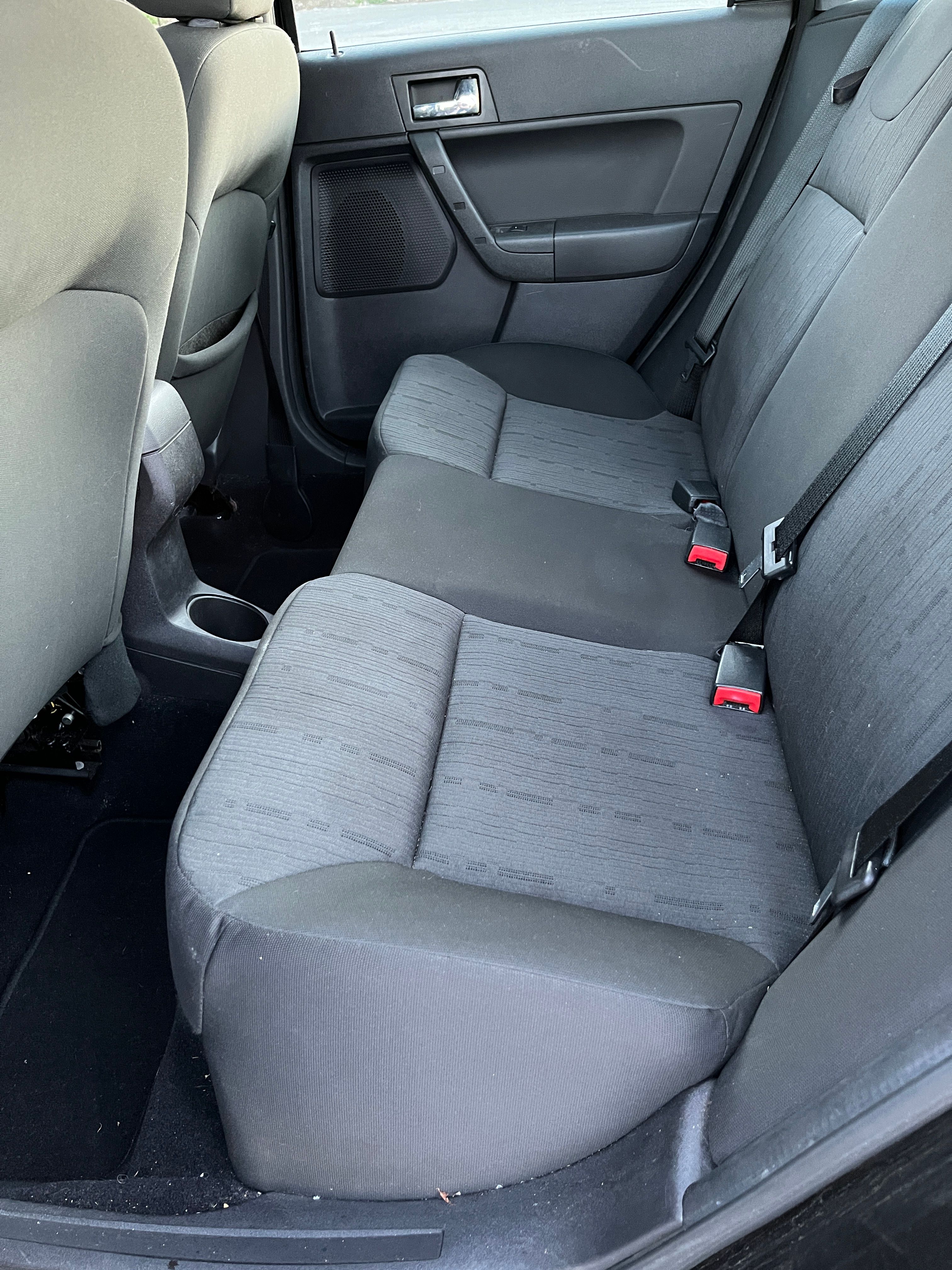 Used 2008 Ford Focus SE FWD image 12