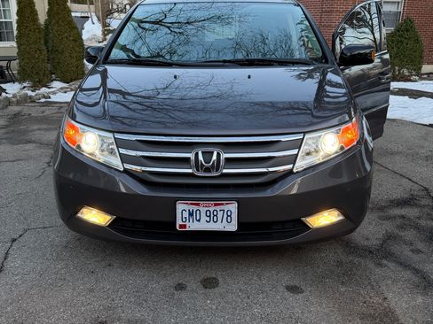 Used 2013 Honda Odyssey Touring image 2
