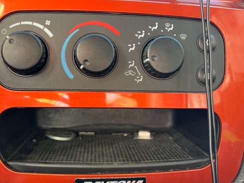 Used 2005 Dodge Ram 1500 Truck SLT w/ Daytona Edition Group image 10