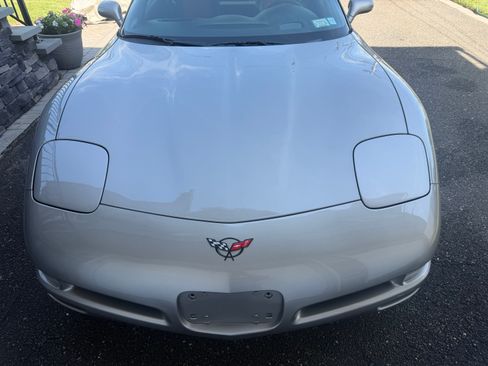 Used 2000 Chevrolet Corvette Coupe RWD image 4