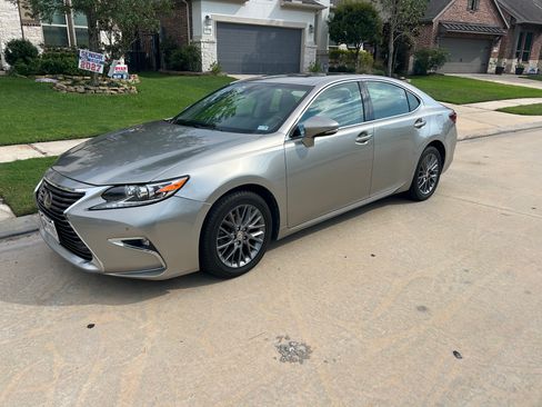 Used 2018 Lexus ES 350 w/ Navigation System Package FWD image 16