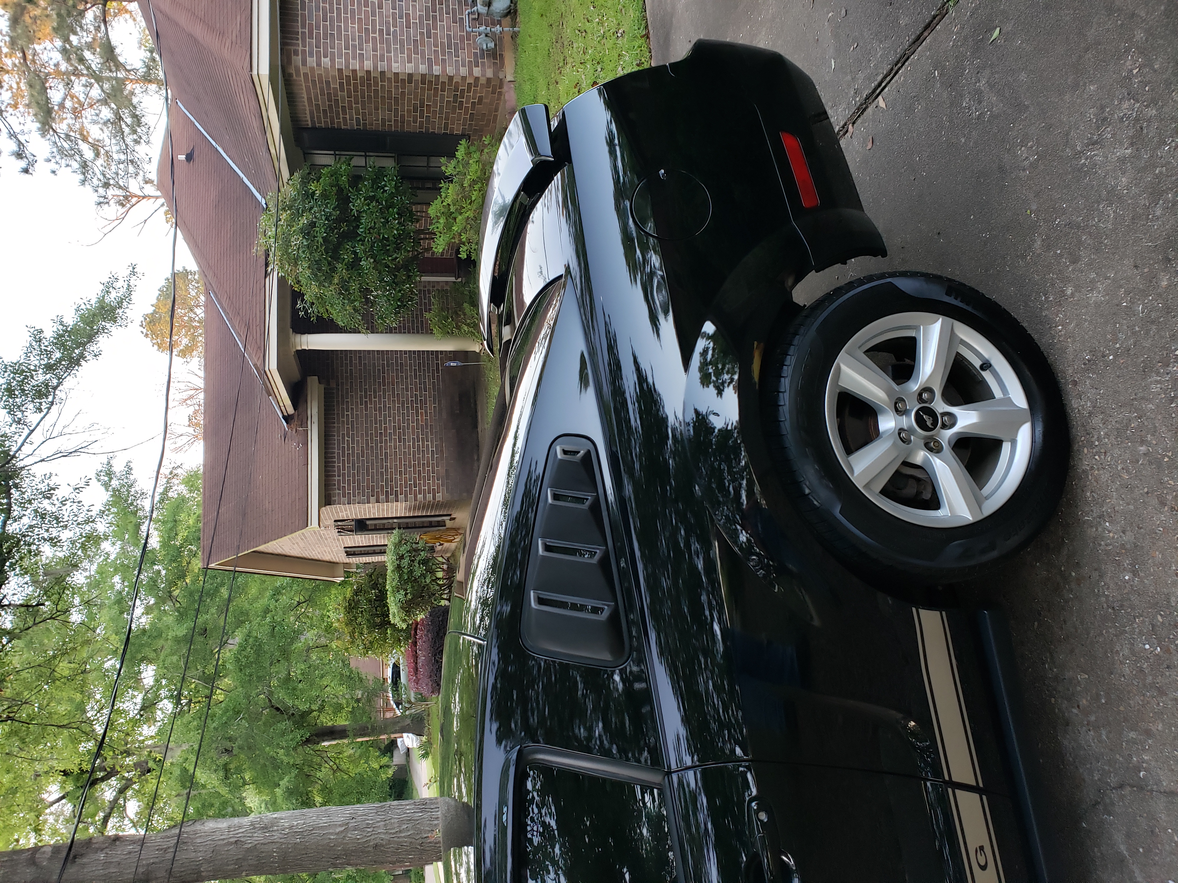 Used 2006 Ford Mustang Premium RWD image 2