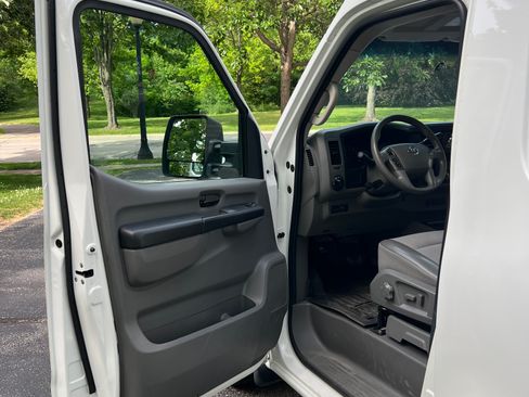 Used 2013 Nissan NV High Roof RWD image 13