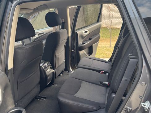 Used 2017 Nissan Pathfinder SV w/ SV Tech Package image 11