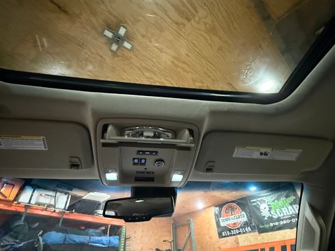 Used 2017 GMC Yukon Denali w/ Open Road Package image 18