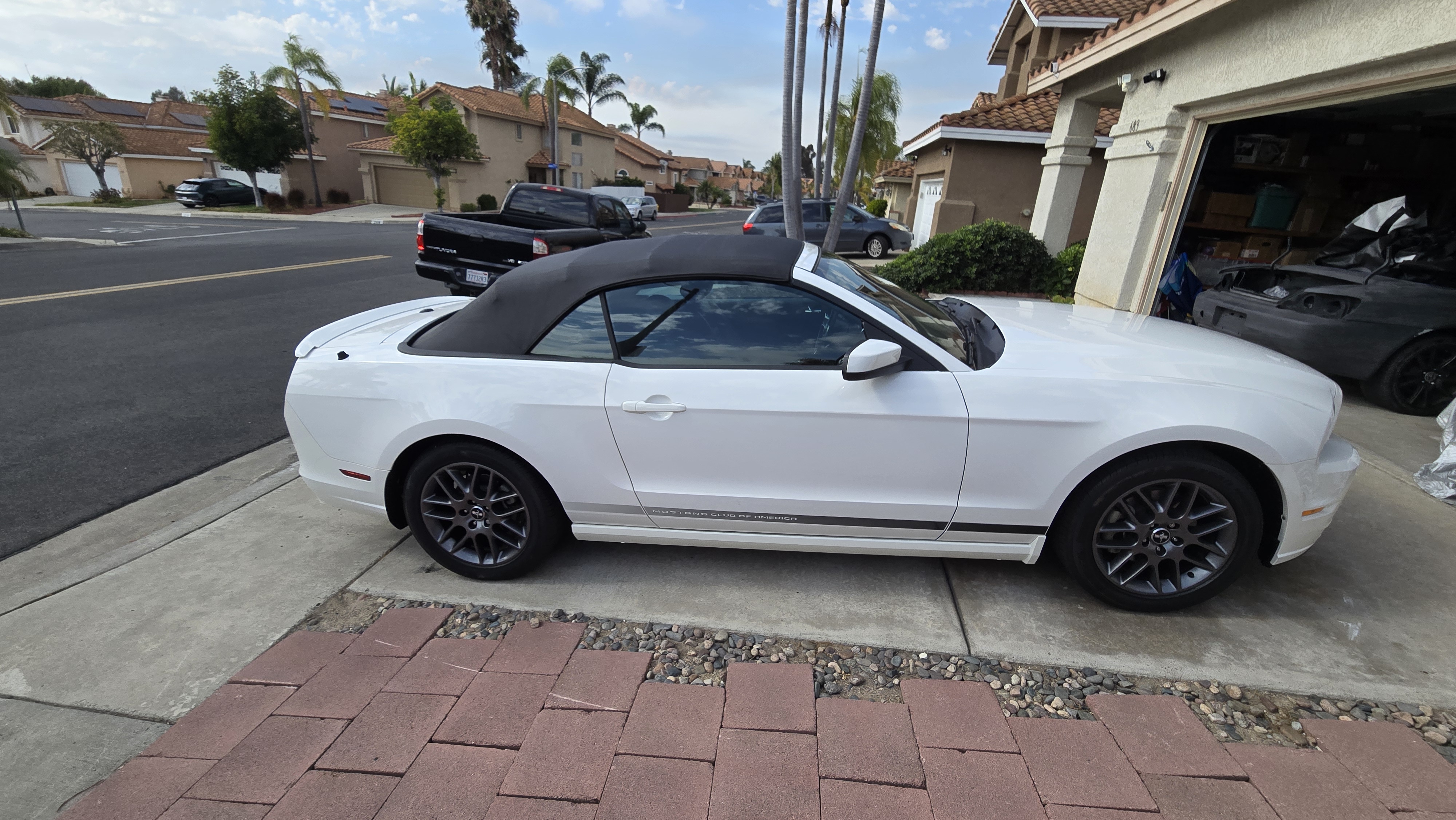 Used 2013 Ford Mustang Premium RWD image 18